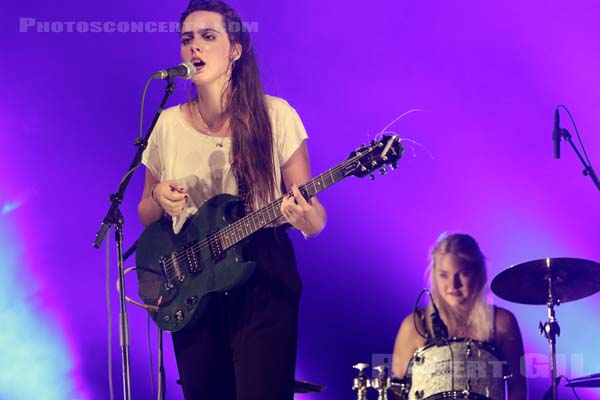 HINDS - 2015-10-31 - PARIS - Grande Halle de La Villette - 